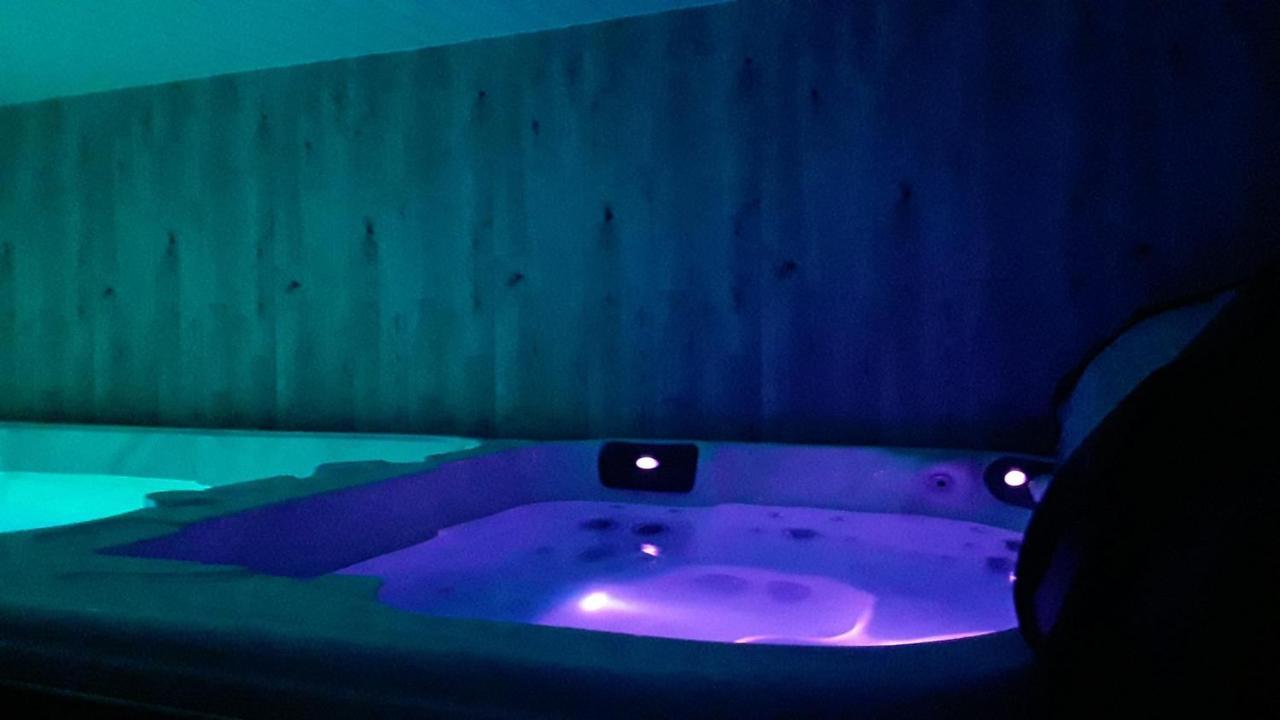 Amazing Cottage With Private Indoor Swim Pool And Hot Tub Grantown-on-Spey Luaran gambar