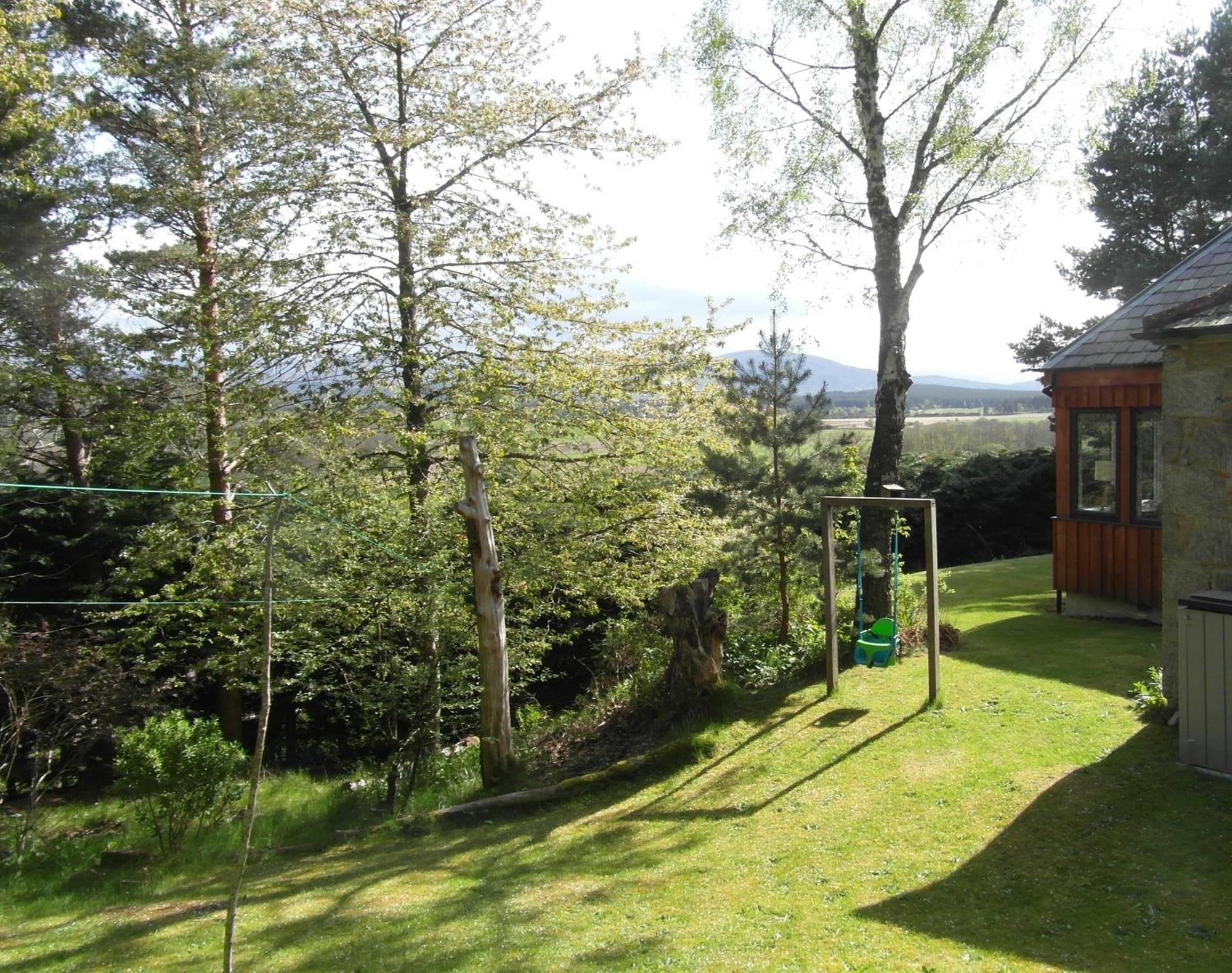 Amazing Cottage With Private Indoor Swim Pool And Hot Tub Grantown-on-Spey Luaran gambar