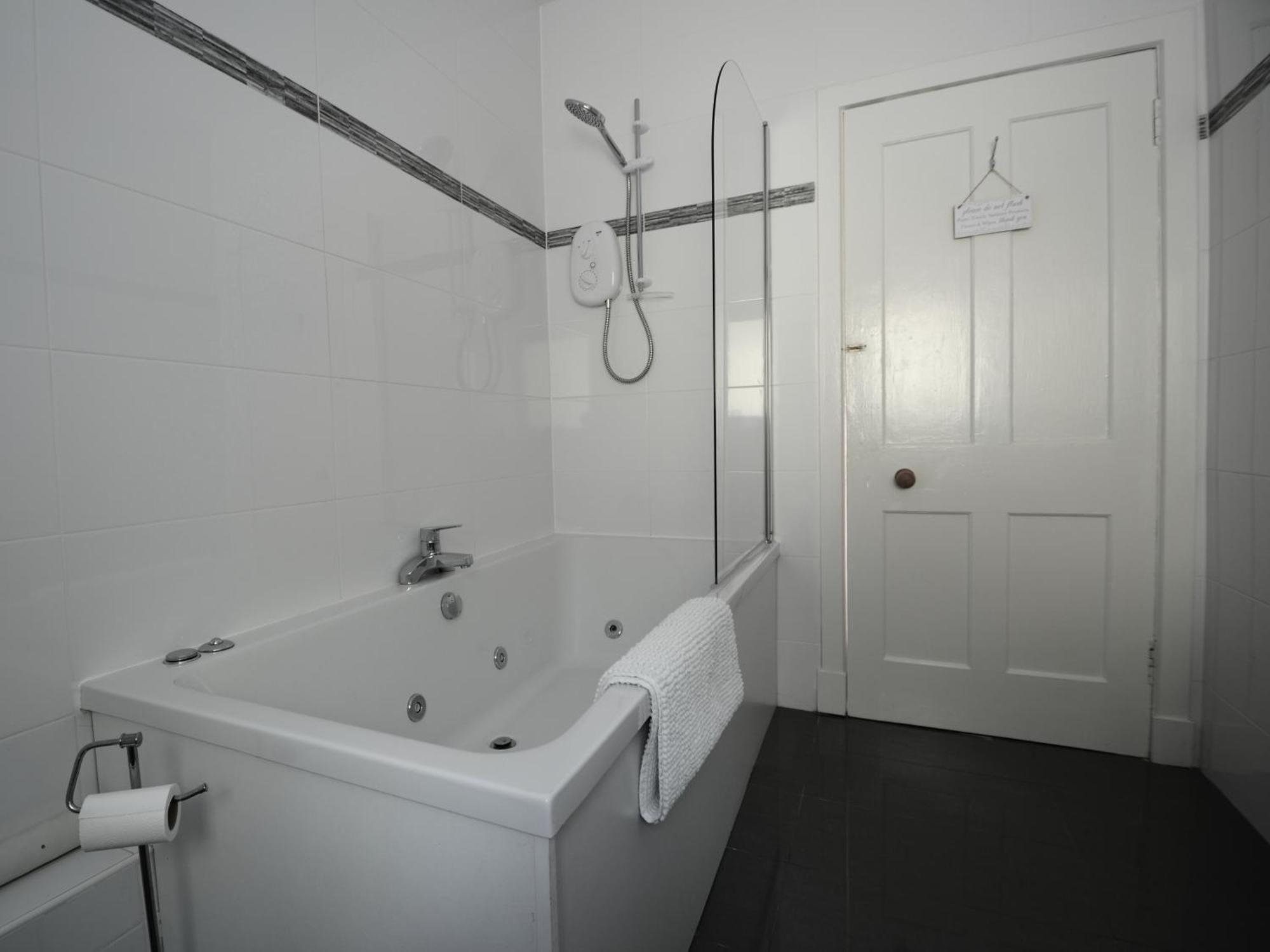 Amazing Cottage With Private Indoor Swim Pool And Hot Tub Grantown-on-Spey Luaran gambar