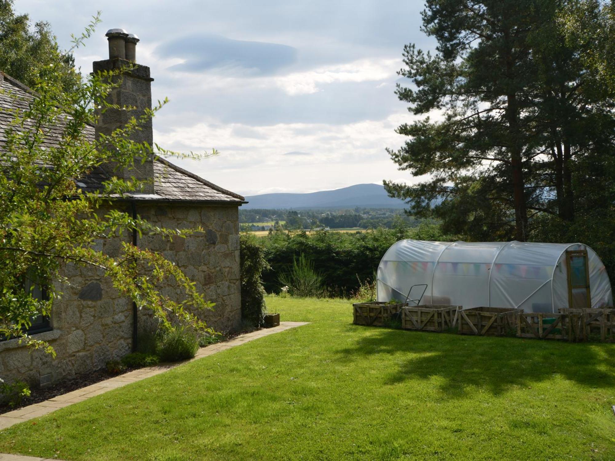 Amazing Cottage With Private Indoor Swim Pool And Hot Tub Grantown-on-Spey Luaran gambar